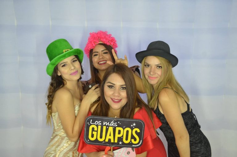 Cabinas de fotos en Guadalajara – Cabina fotográfica – PhotoParty.Gdl – Photo Booth
