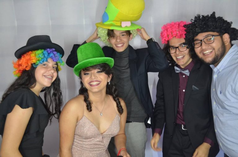 Cabinas de fotos en Guadalajara – Cabina fotográfica Zapopan– PhotoParty.Gdl – Photo Booth