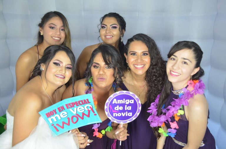 Cabinas de fotos en Guadalajara – Cabina fotográfica Zapopan– PhotoParty.Gdl – Photo Booth