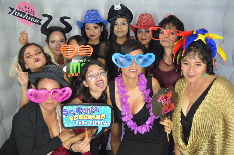 Cabinas de fotos en Guadalajara – Cabina fotográfica Zapopan– PhotoParty.Gdl – Photo Booth