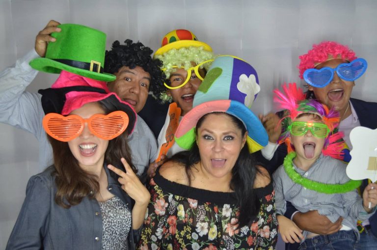 Cabinas de fotos en Guadalajara – Cabina fotográfica Zapopan– PhotoParty.Gdl – Photo Booth