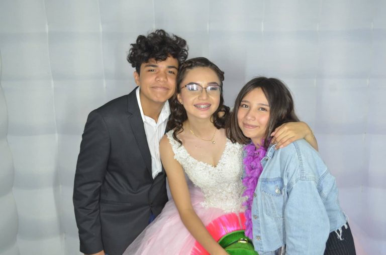 Cabinas de fotos en Guadalajara – Cabina fotográfica Zapopan– PhotoParty.Gdl – Photo Booth