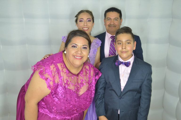 Cabinas de fotos en Guadalajara – Cabina fotográfica Zapopan– PhotoParty.Gdl – Photo Booth