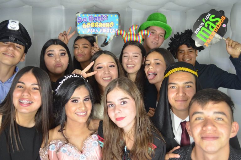 Cabinas de fotos en Guadalajara – Cabina fotográfica Zapopan– PhotoParty.Gdl – Photo Booth