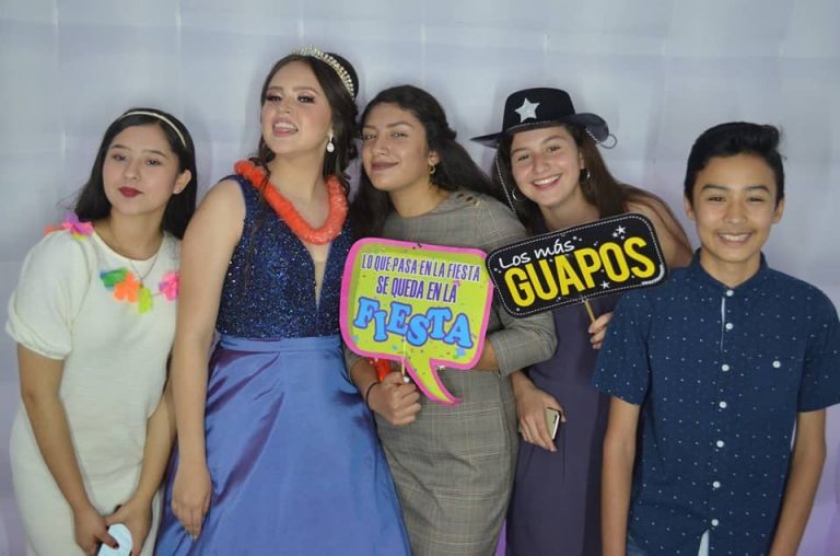 Cabinas de fotos en Guadalajara – Cabina fotográfica Zapopan– PhotoParty.Gdl – Photo Booth